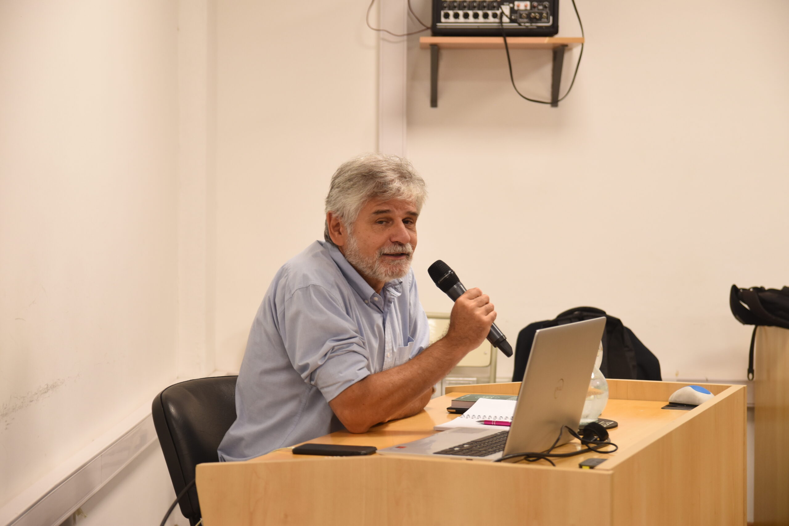 Daniel Filmus brindó una conferencia en la presentación de la nueva Diplomatura sobre Investigación en Ciencias Humanas