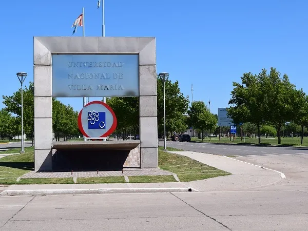 Profesorado en Matemática: Comisión Evaluadora de Concurso Público y por Oposición de Antecedentes
